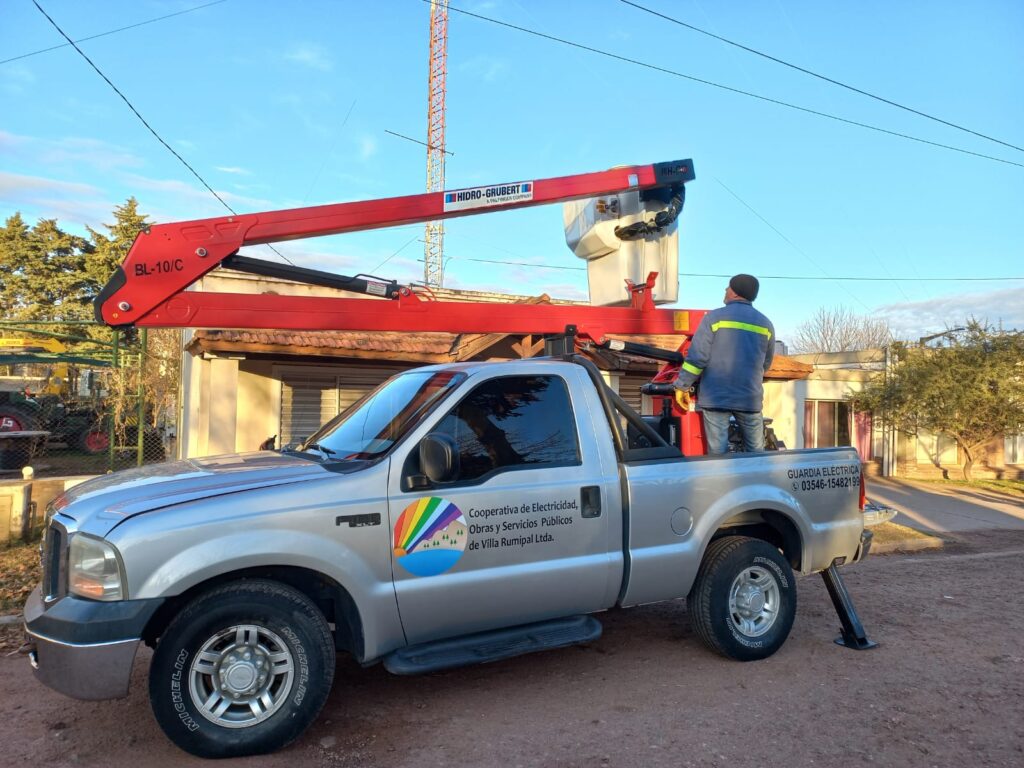 servicio de energía eléctrica en Villa Rumipal