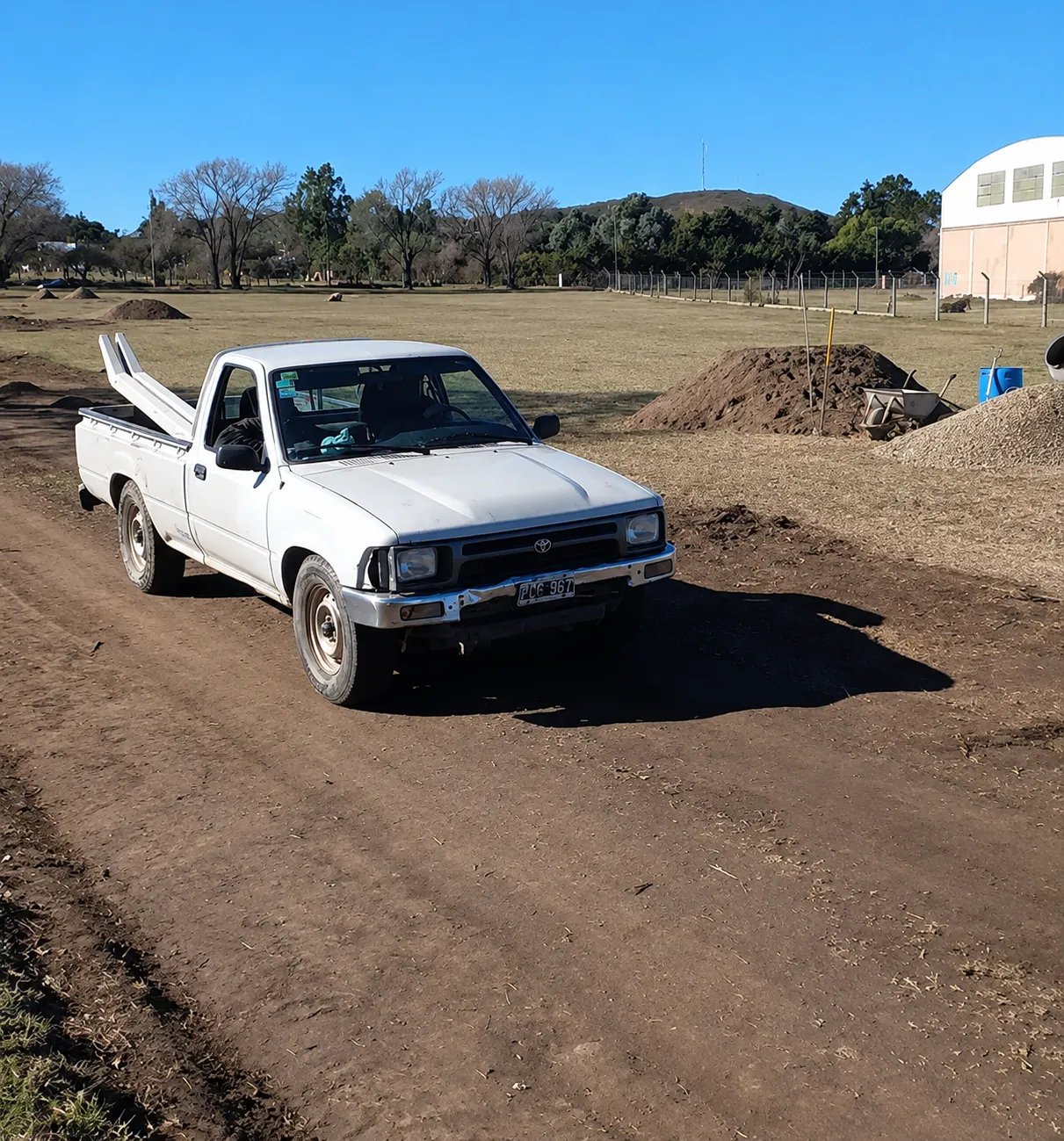 Trabajos iniciales de infraestructura en el Parque Solar de Villa Rumipal.